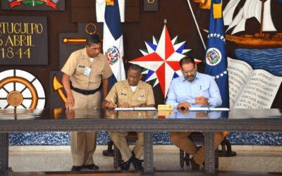 Armada de República Dominicana y Sea Cana Cargo Line, firman acuerdo de cooperación.